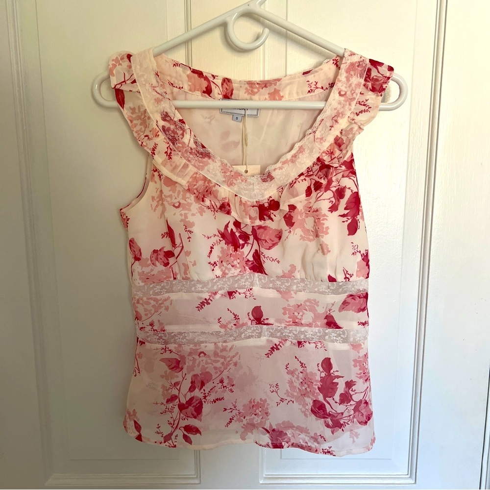NWT Rihoas Floral Blouse Top